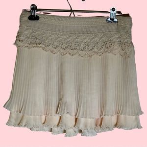 SOHO Women's Skirt Mini Y2K style boho look size 3 pleated lace 2000s bohemian